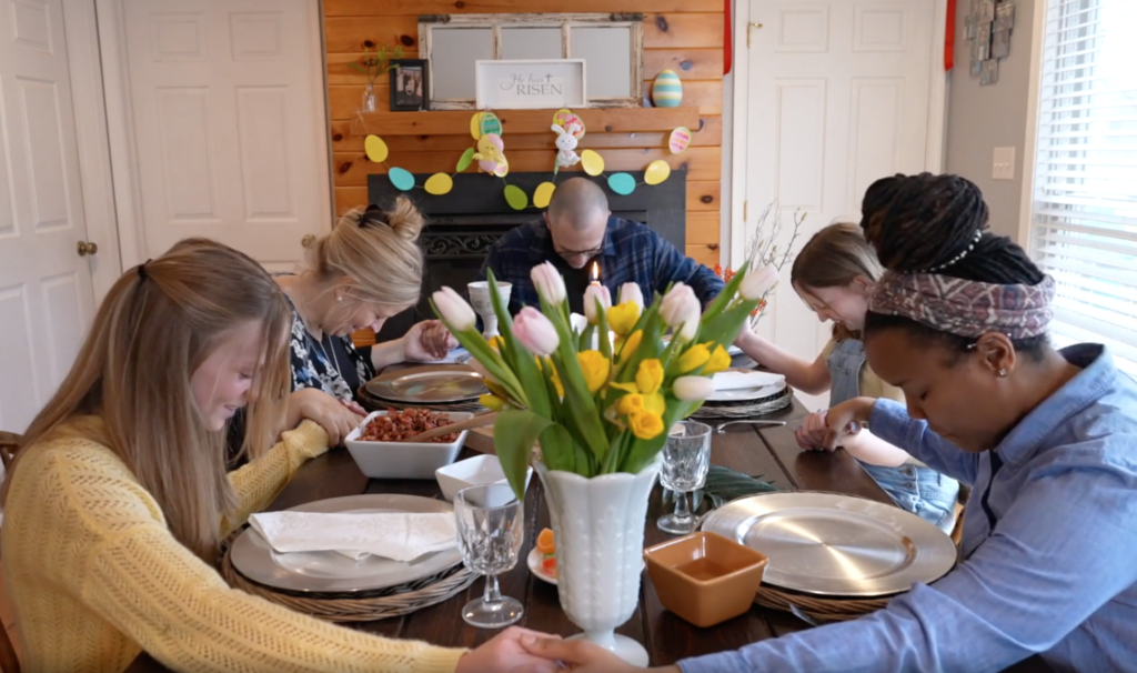 How to Celebrate the Passover With Your Family [FREE FAMILY DATE